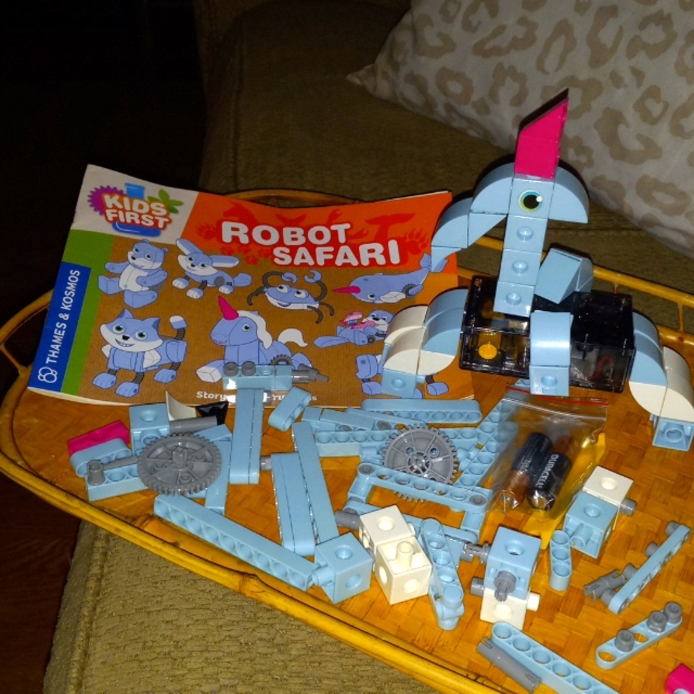 Kids First Robot Safari Building Blocks with Story & Instructions